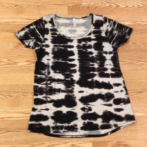 LuLaRoe Classic Tee NWOT